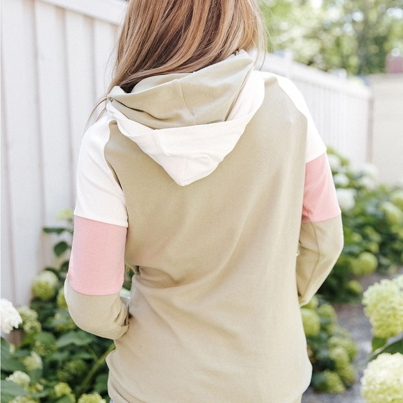 Ampersand Ave Doublehood Sweatshirt | Busy Weekend - Picture 3 of 4